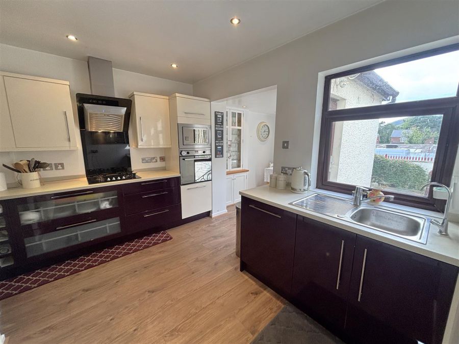24 Hoylake Park