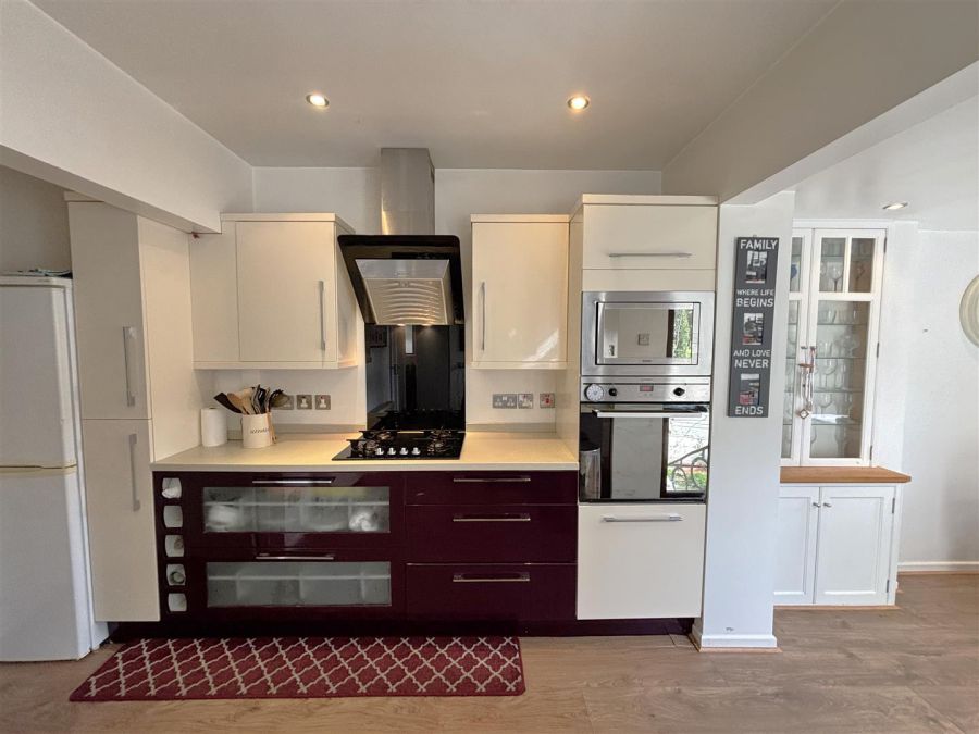 24 Hoylake Park