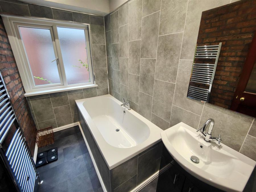 34 Kelvin Parade
