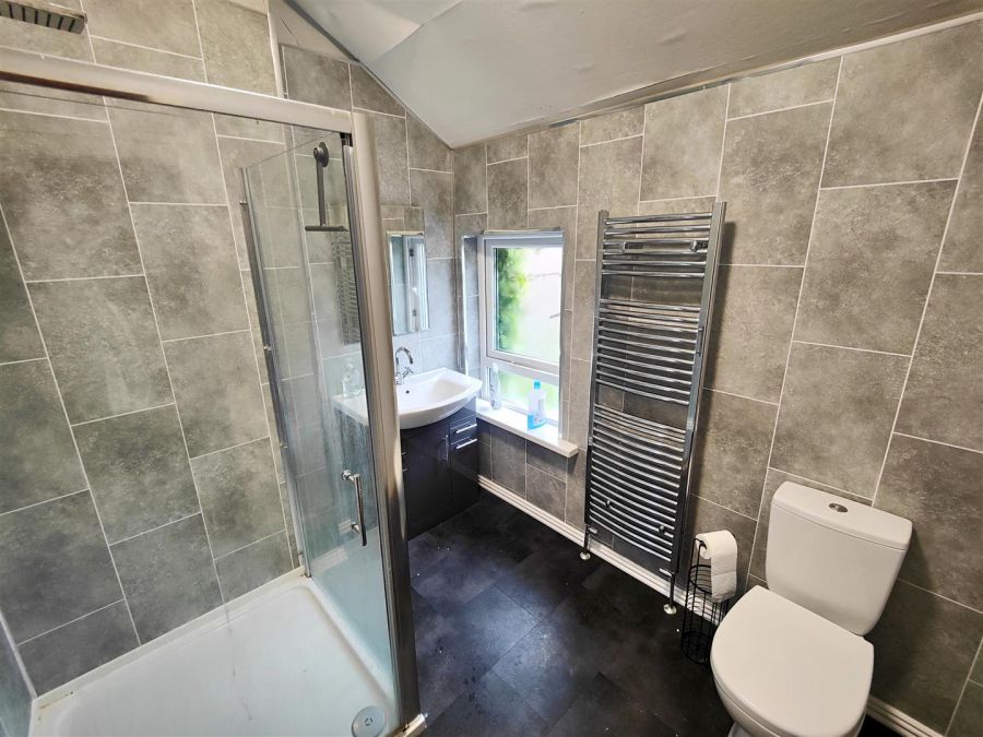 34 Kelvin Parade