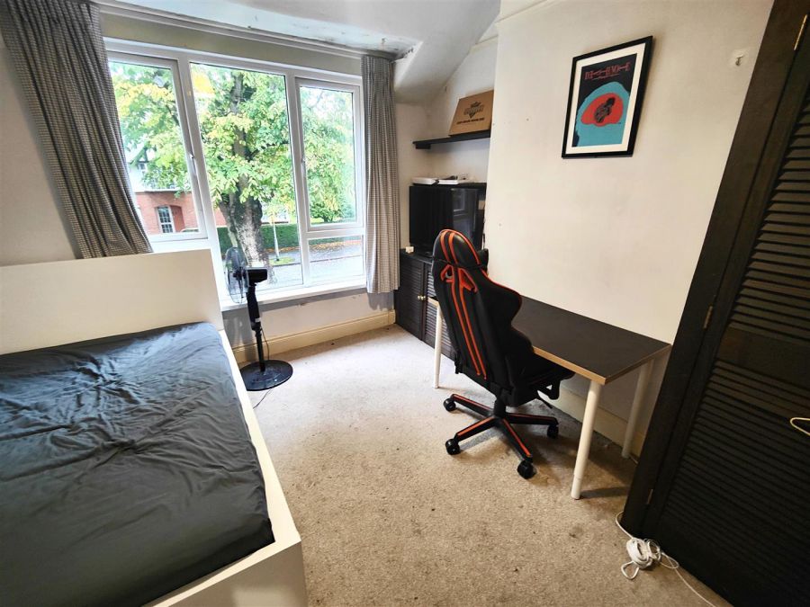 34 Kelvin Parade
