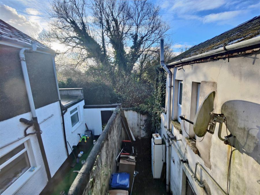 40 Ballygomartin Road