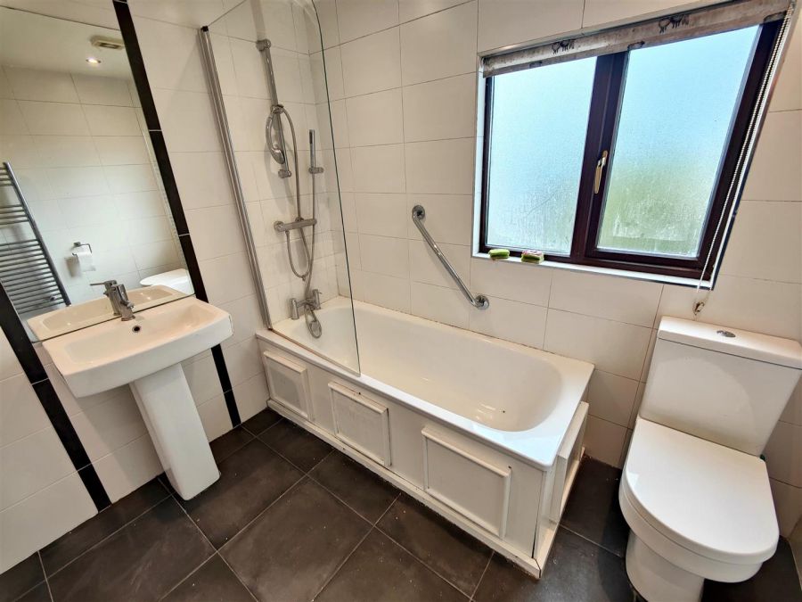 46 Silverstream Gardens