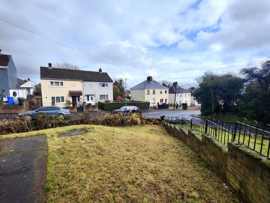 46 Silverstream Gardens