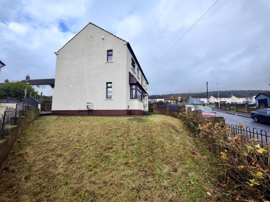 46 Silverstream Gardens