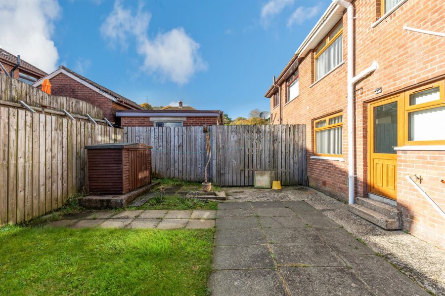 3 Wolfhill Drive 3 Wolfhill Drive