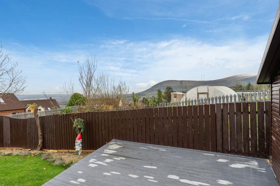 17 Loughview Meadows