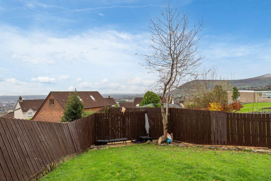 17 Loughview Meadows