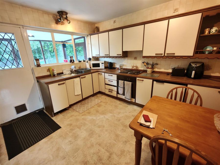 12 Squires Hill Road