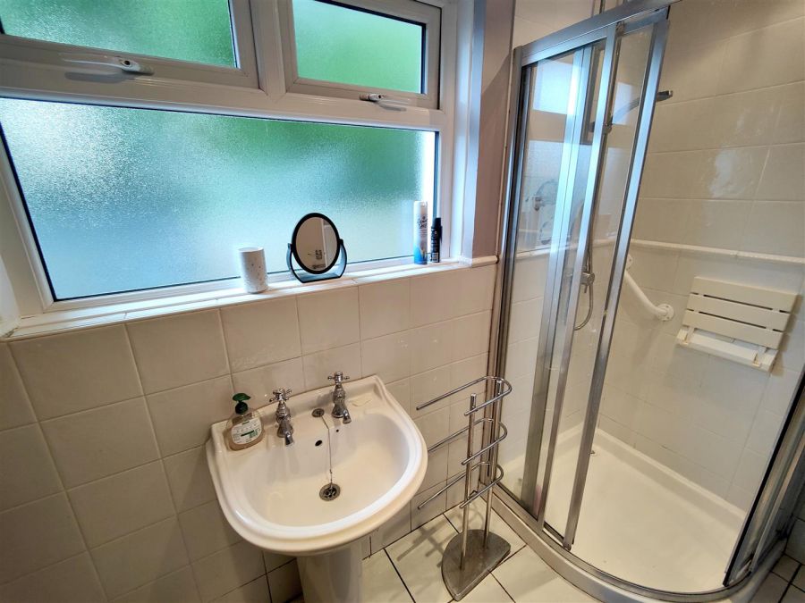 12 Squires Hill Road