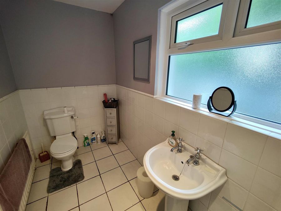 12 Squires Hill Road