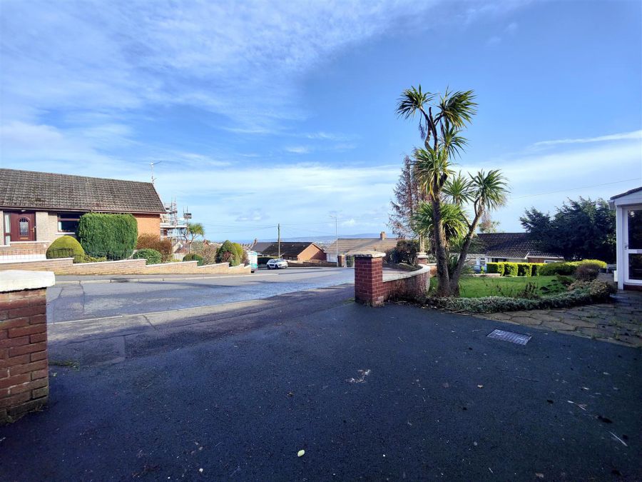 12 Squires Hill Road