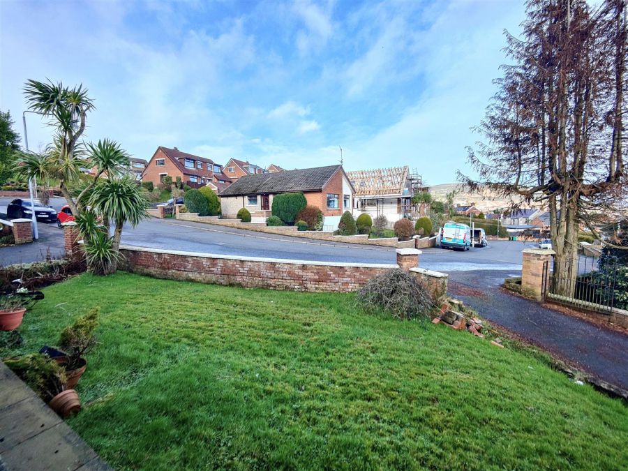 12 Squires Hill Road