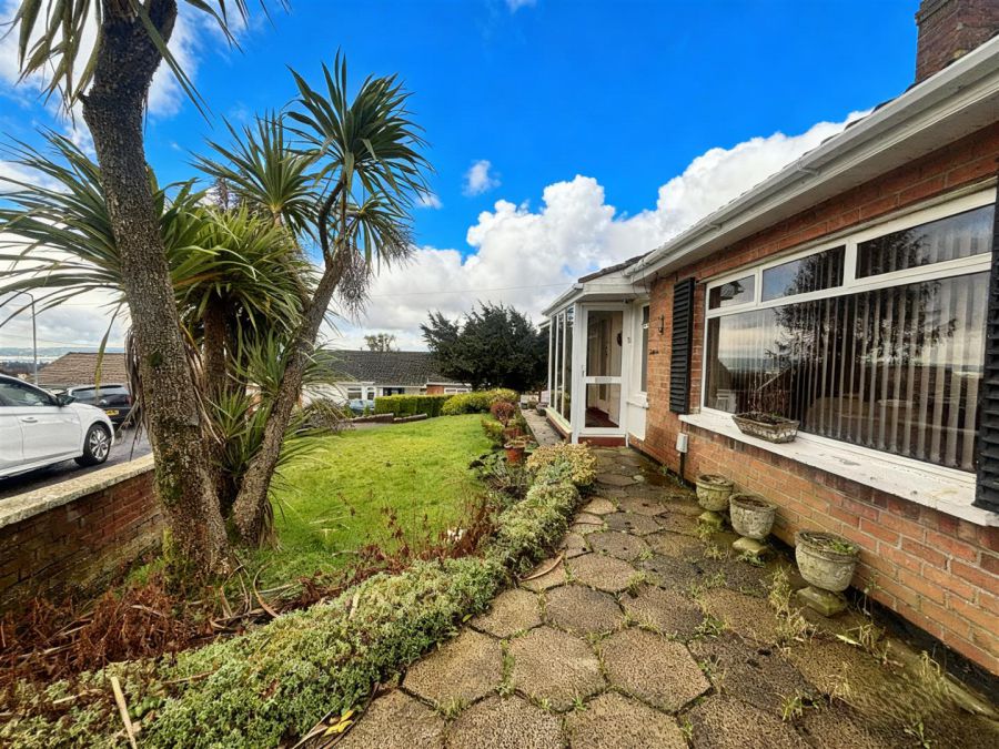 12 Squires Hill Road