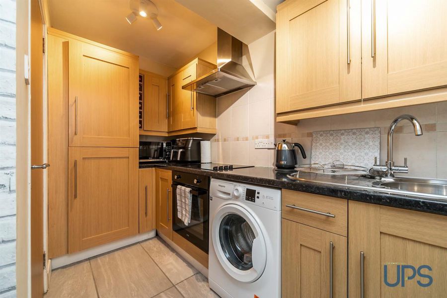 25 Fortwilliam Crescent