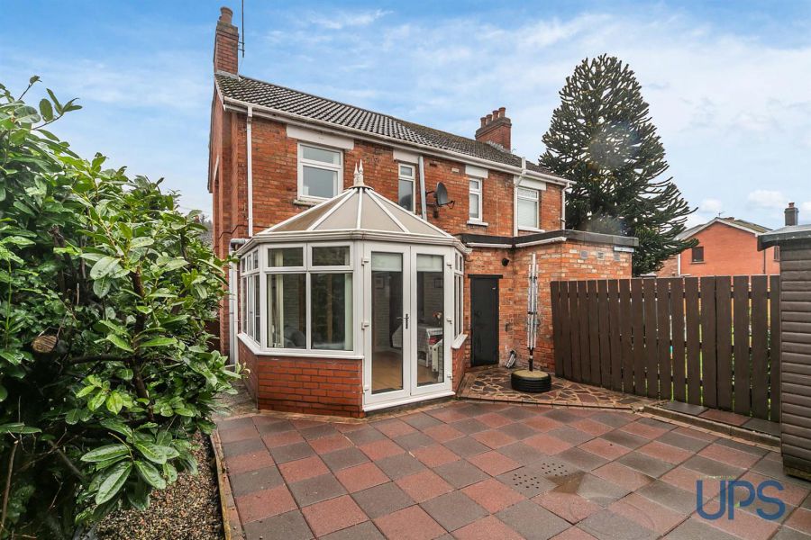 25 Fortwilliam Crescent