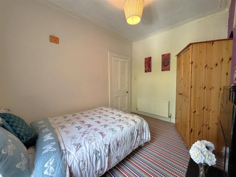 8 Linden Gardens