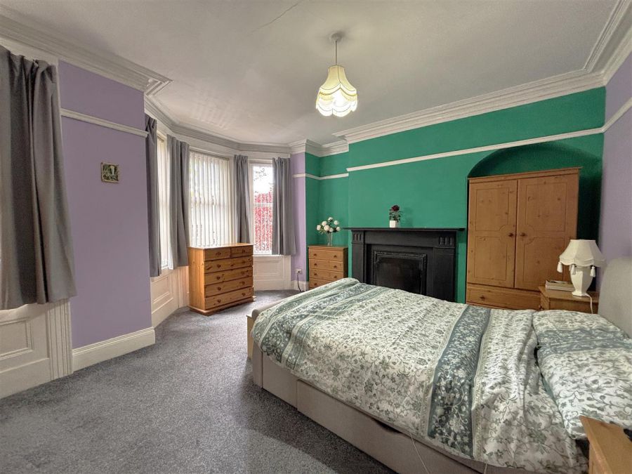 8 Linden Gardens