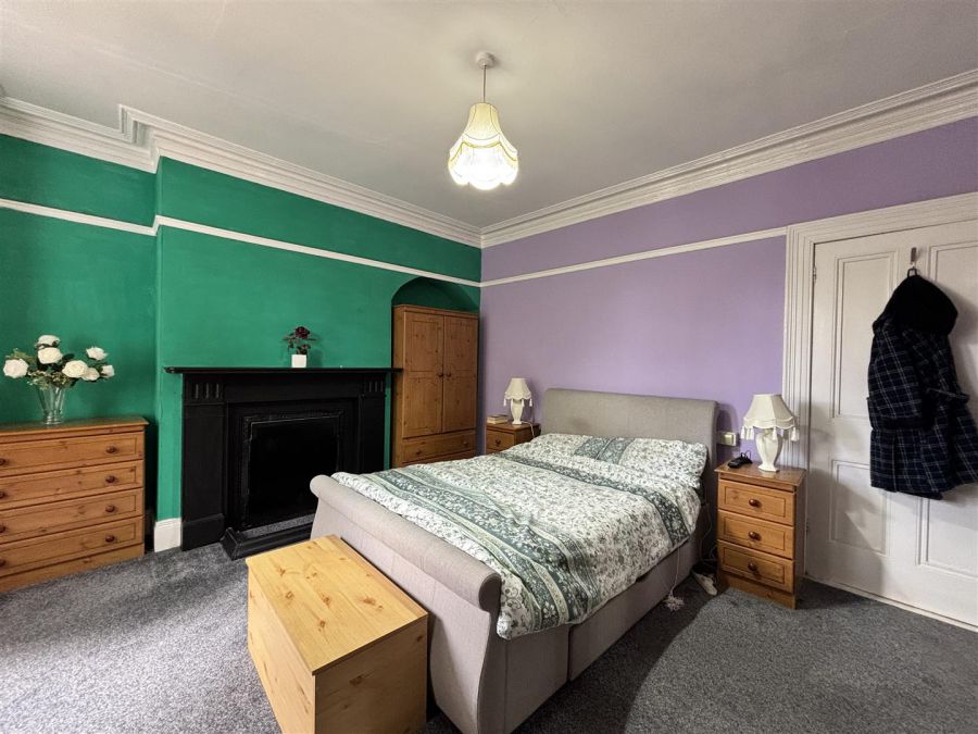 8 Linden Gardens