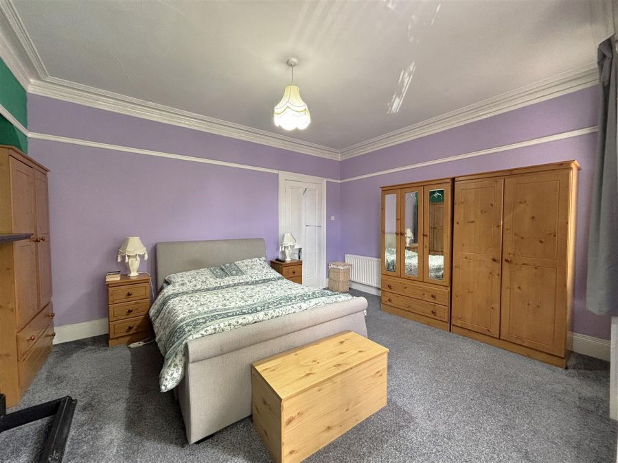 8 Linden Gardens