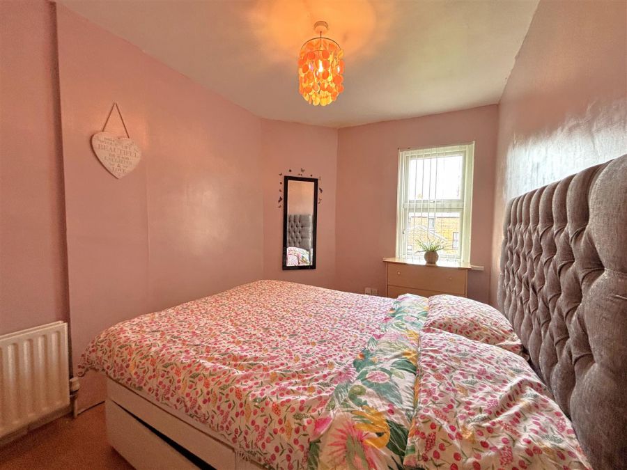 8 Linden Gardens