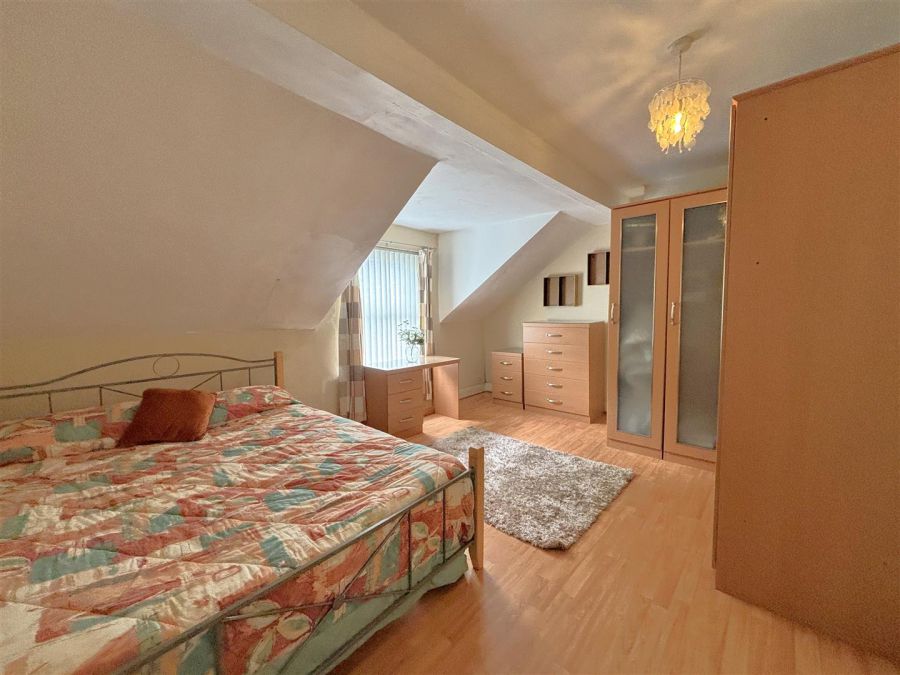 8 Linden Gardens