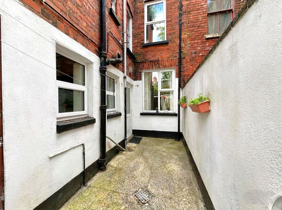 8 Linden Gardens