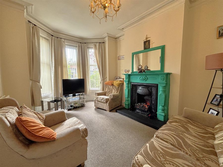 8 Linden Gardens