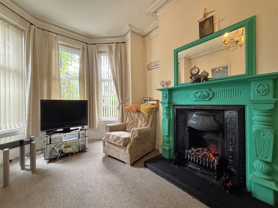 8 Linden Gardens