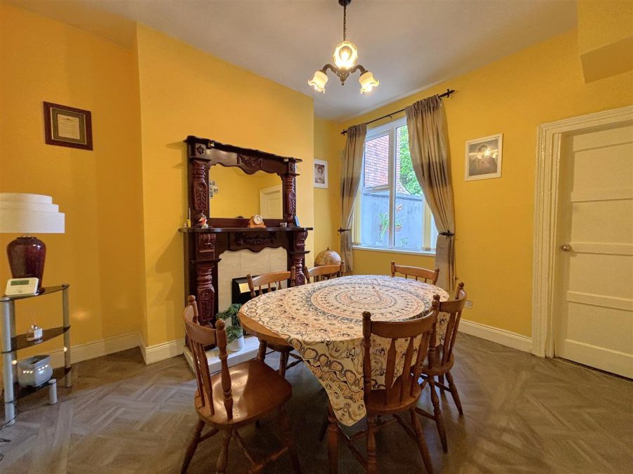 8 Linden Gardens