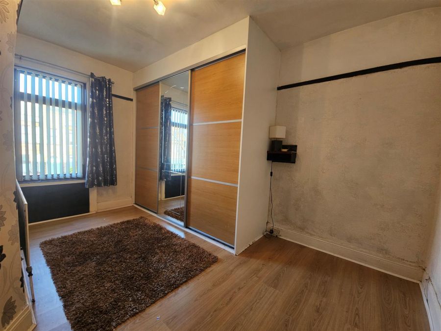 8 Ballygomartin Road