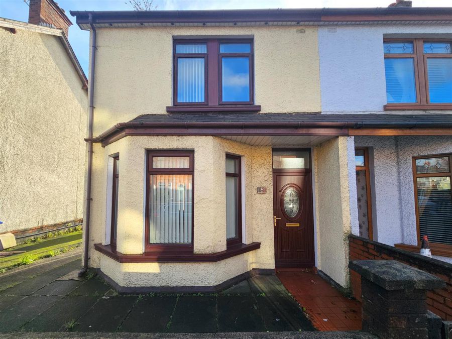 8 Ballygomartin Road