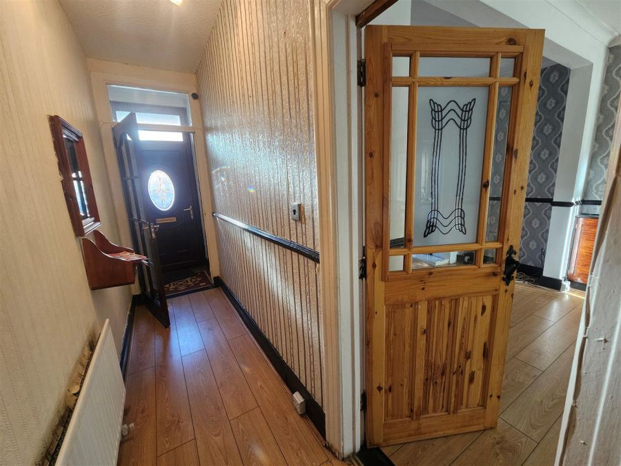 8 Ballygomartin Road