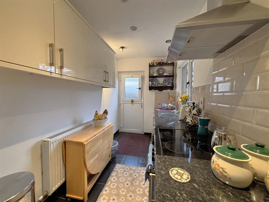 37 Willowbank Gardens