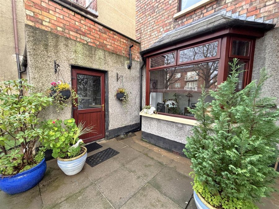 37 Willowbank Gardens