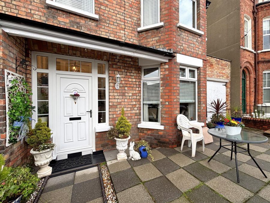 37 Willowbank Gardens