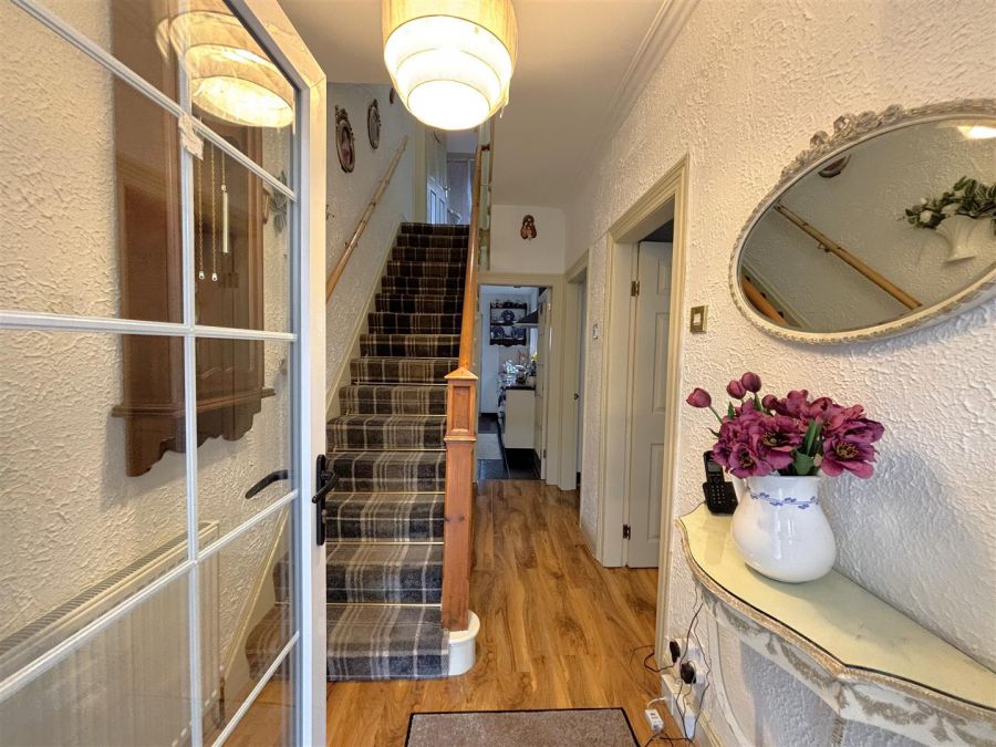 37 Willowbank Gardens