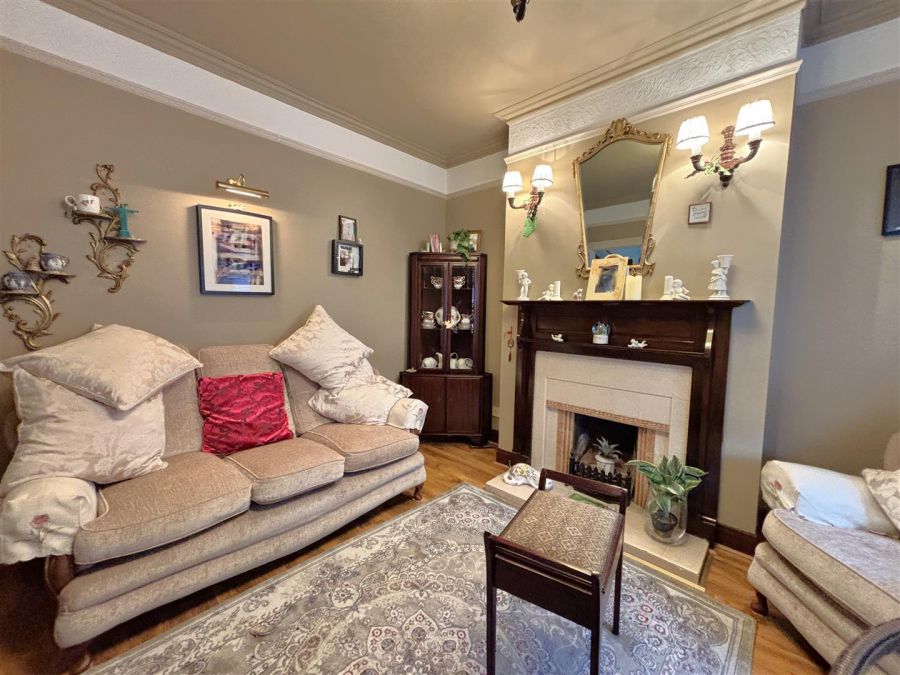 37 Willowbank Gardens