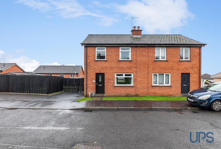 13 Silverstream Crescent