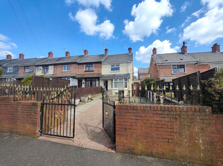 44 Stratford Gardens