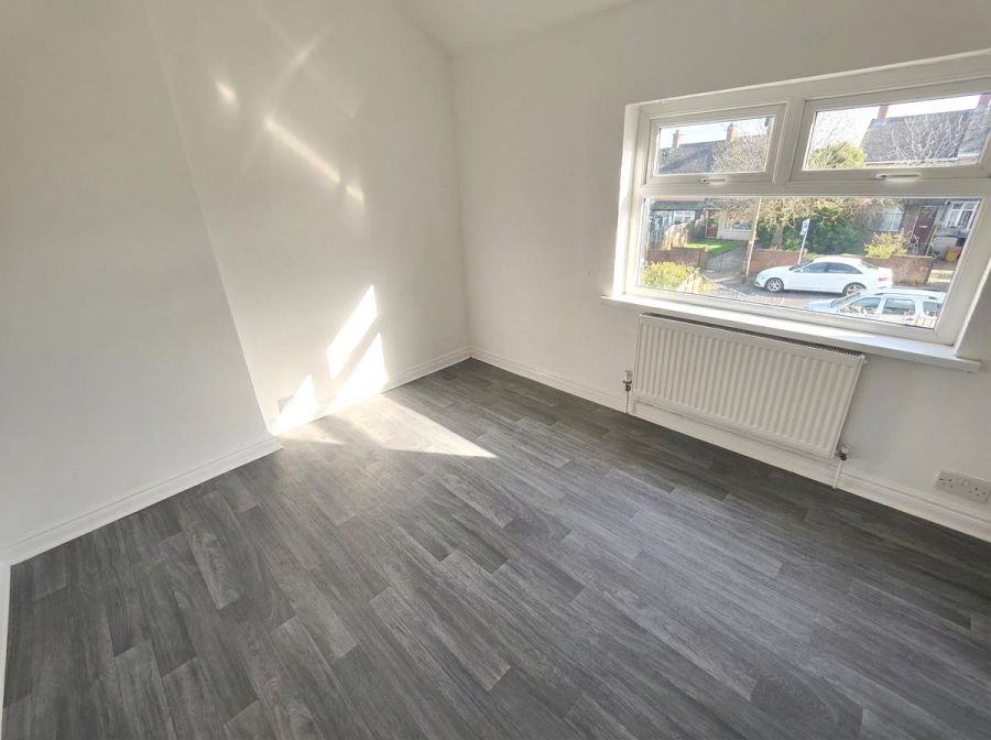 44 Stratford Gardens