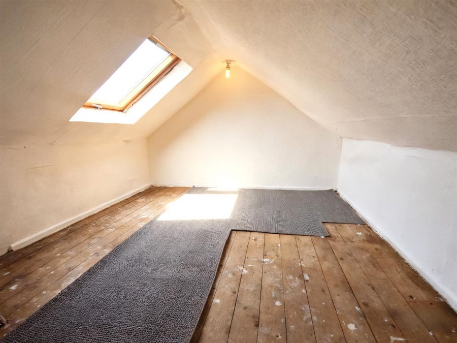 44 Stratford Gardens