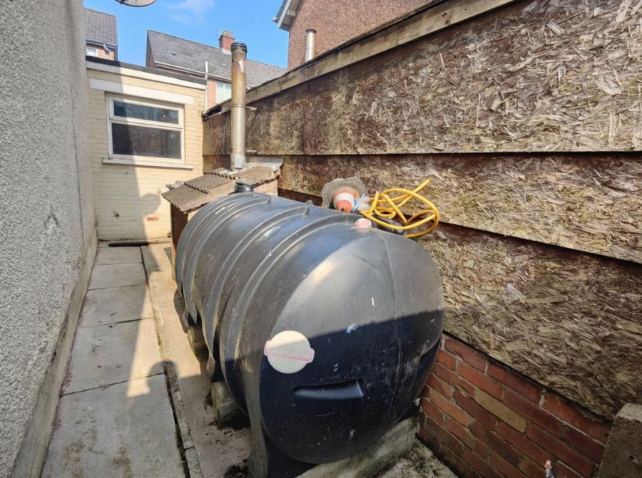 44 Stratford Gardens