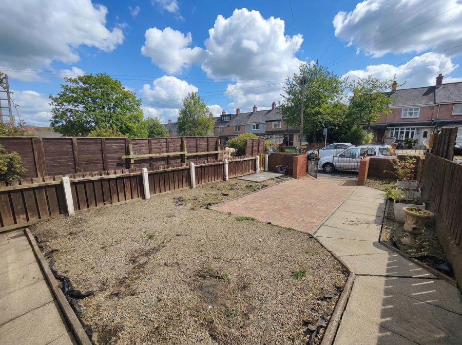 44 Stratford Gardens