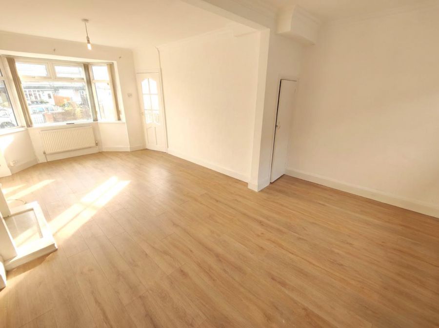 44 Stratford Gardens