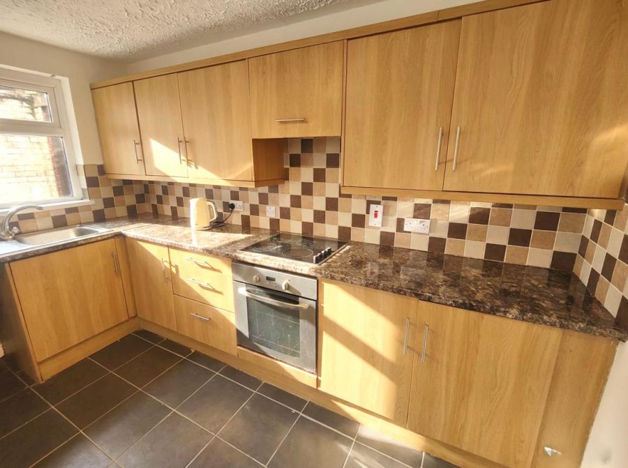 44 Stratford Gardens