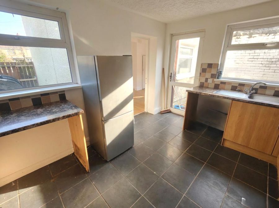 44 Stratford Gardens