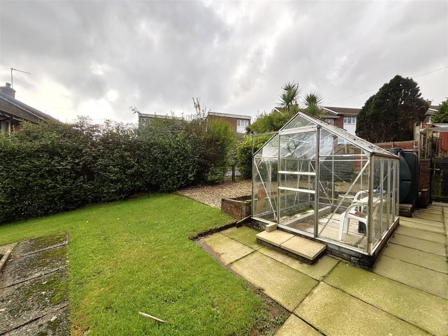 14 Sunningdale Green