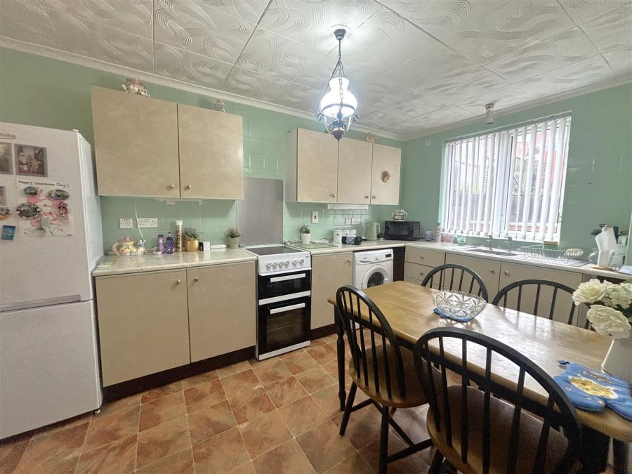 14 Sunningdale Green