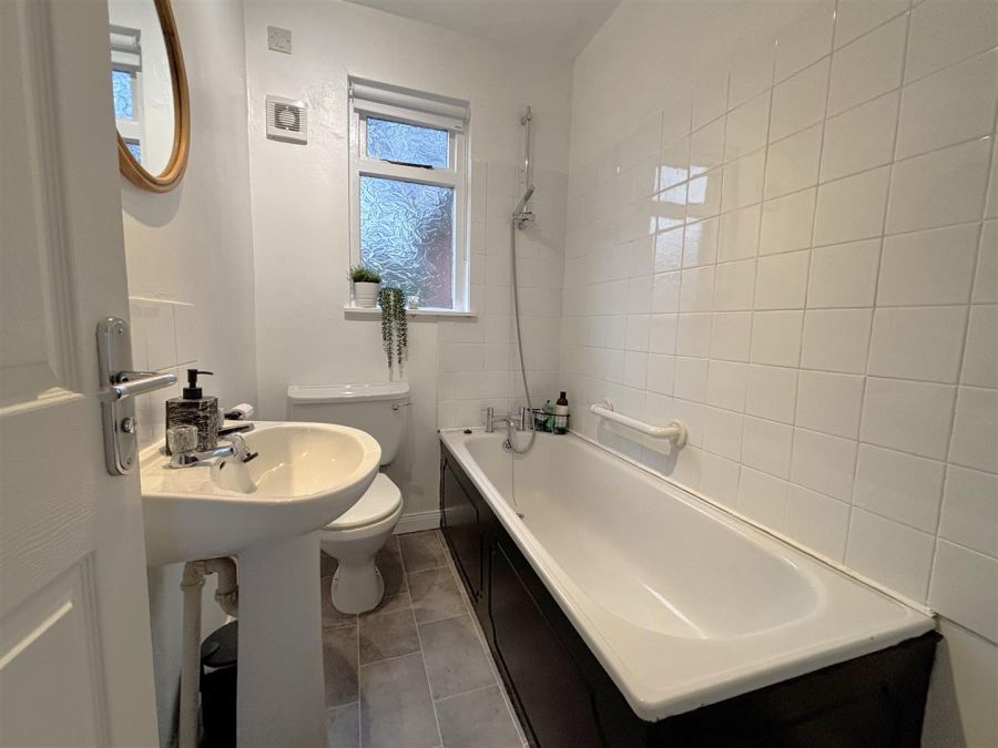 65 Fortwilliam Parade